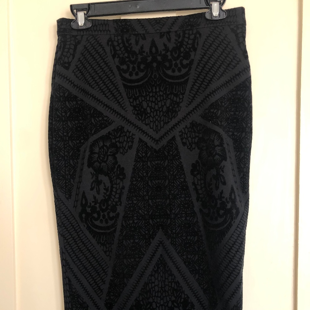Bar III Black velvet midi skirt